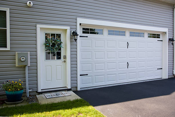 24/7 Emergency Garage Door Panel Replacement experts in Bowdon, GA
